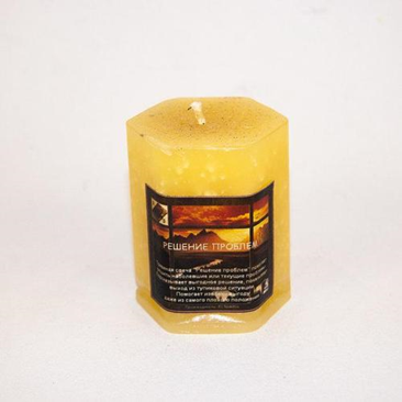 Желтая травяная свеча